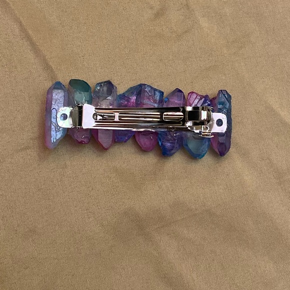 ❌SOLD❌Rainbow Arua Crystal Hair Barrette - Picture 4 of 5